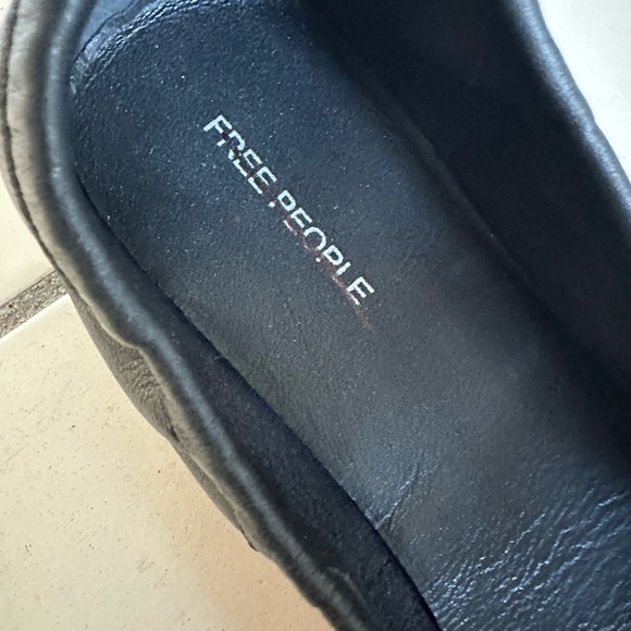 NWOB Free People Black Gemini Flats- Size 7 - Picture 7 of 10